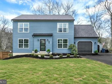 140 BURBERRY LANE, MOUNT WOLF, PA 17347