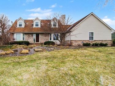 5744 Hidden Lane Court, White Lake Twp, MI 48383