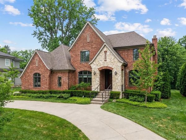 3010 E Bradford Drive, Bloomfield Hills, MI 48301