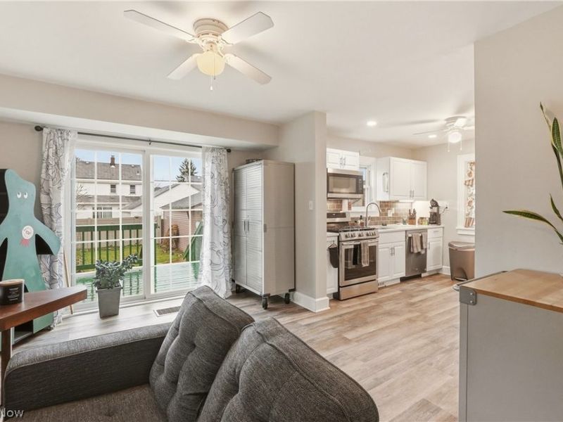 4918 Yorkshire Avenue, Parma, OH 44134 Photo 21