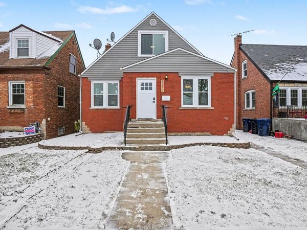 9312 S Francisco Avenue , Evergreen Park, IL 60805