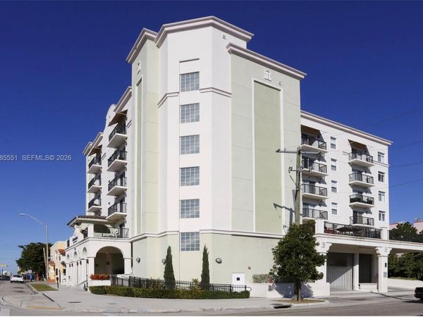 435 SW 12th Ave, Unit 605, Miami, FL 33130
