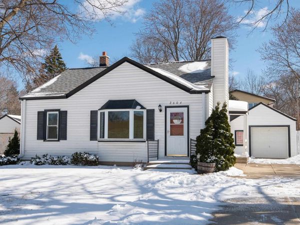 2604 N 112th Street, Wauwatosa, WI 53226