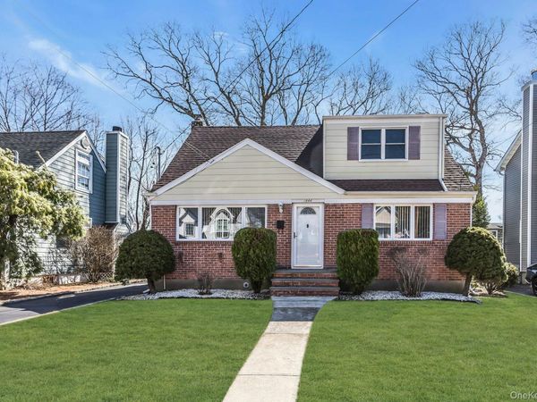 1844 Old Mill Road , Merrick, NY 11566