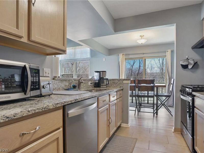 3885 Heron Court, Stow, OH 44224 Photo 11