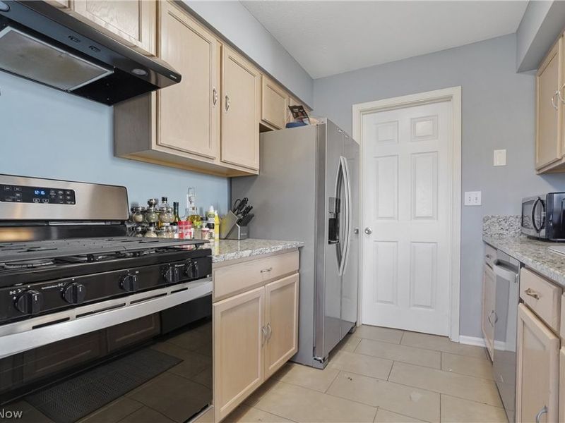 3885 Heron Court, Stow, OH 44224 Photo 12