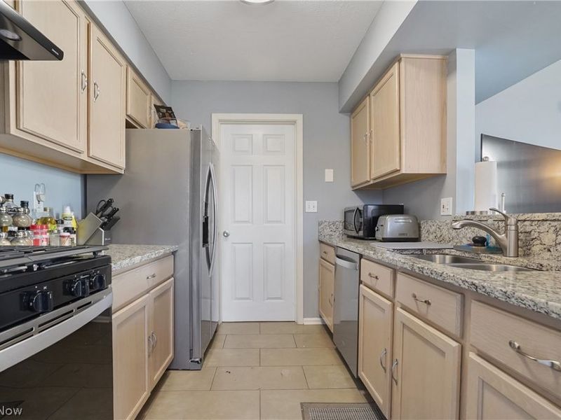 3885 Heron Court, Stow, OH 44224 Photo 14