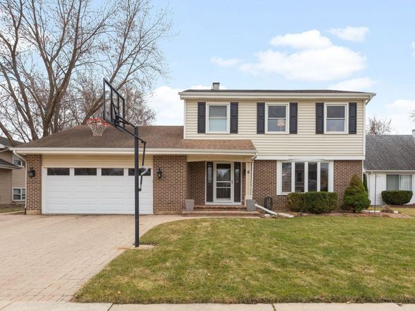 1015 Confederation Drive , Bartlett, IL 60103