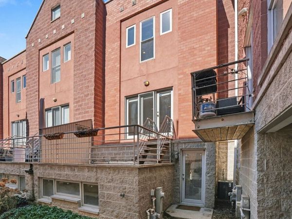 2940 N Lakewood Avenue, Unit 7, Chicago, IL 60657