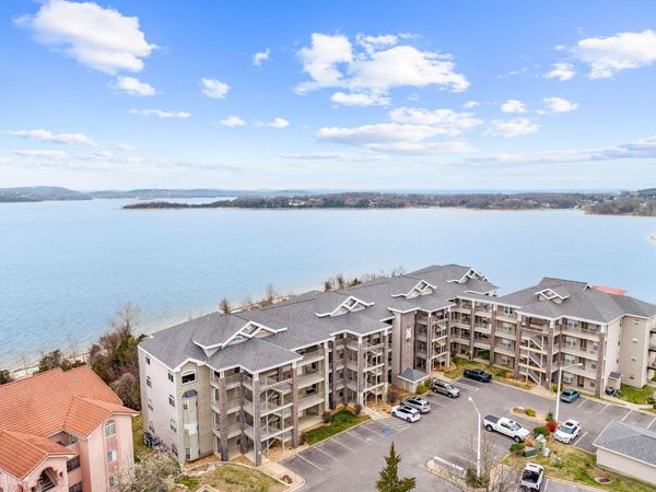 680 Emerald Pointe Drive, Unit 1, Hollister, MO 65672