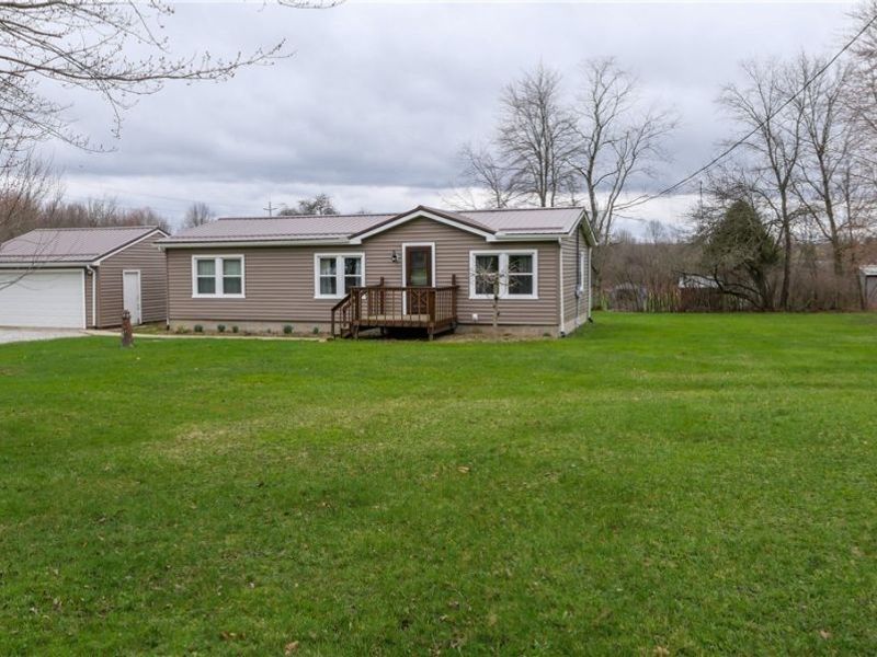 8698 Pierce Road, Garrettsville, OH 44231 Photo 2