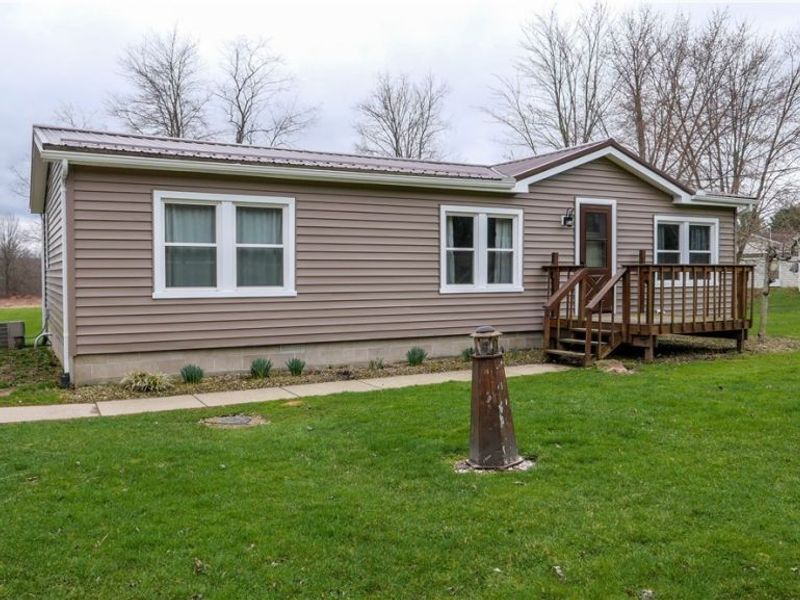 8698 Pierce Road, Garrettsville, OH 44231 Photo 3