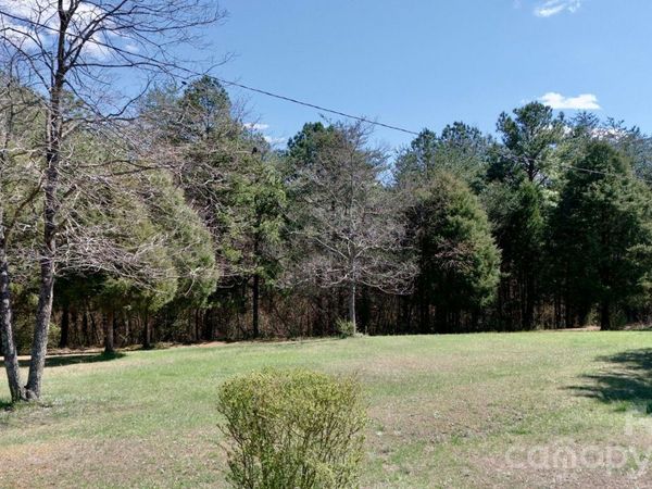 000 Suzanne Lane , Statesville, NC 28677