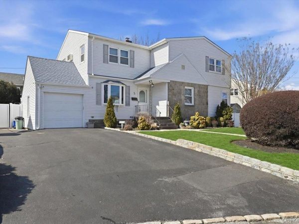 2 Squirrel Drive, East Rockaway, NY 11518