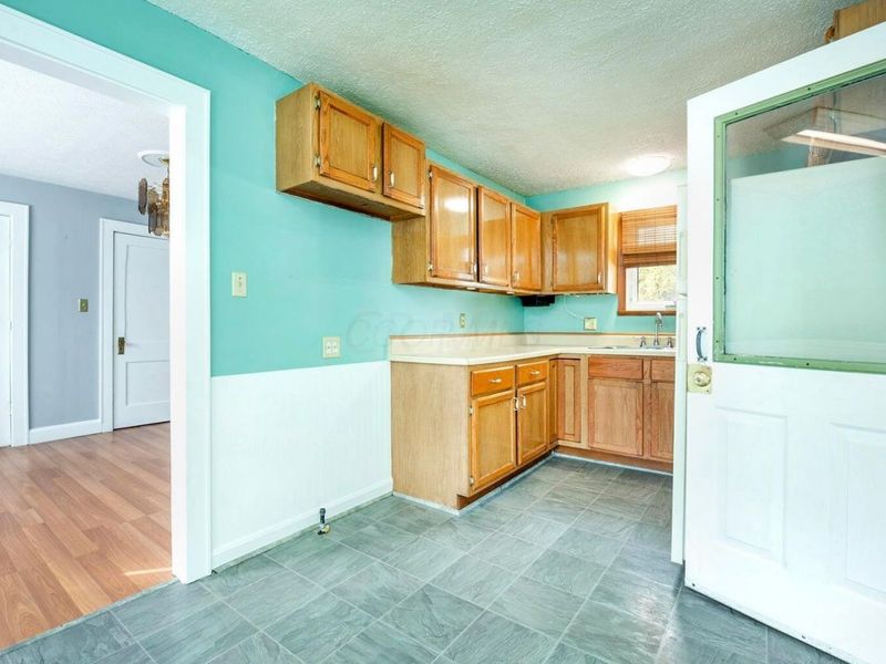 1936 Case Road, Columbus, OH 43224 Photo 12