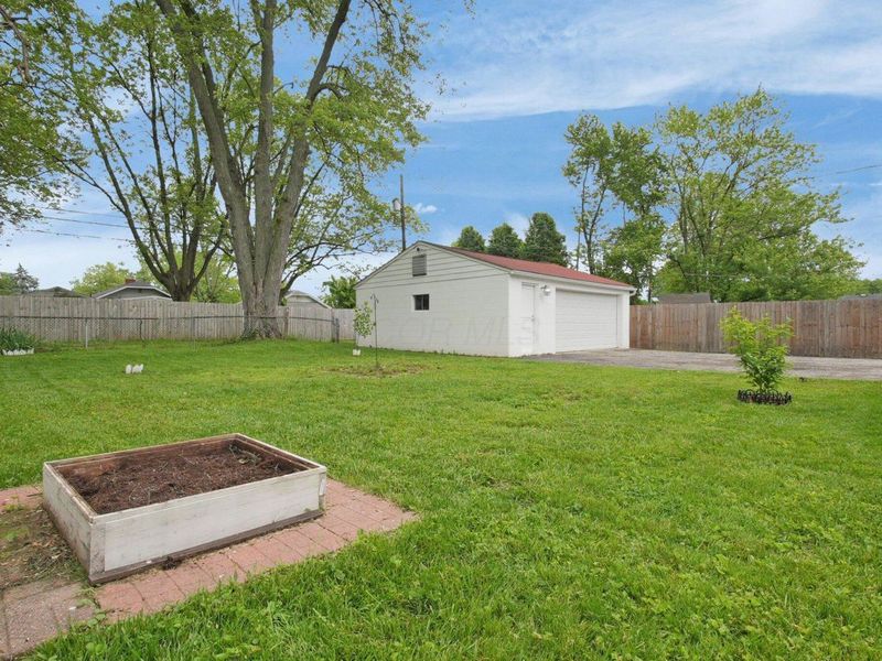 1936 Case Road, Columbus, OH 43224 Photo 22