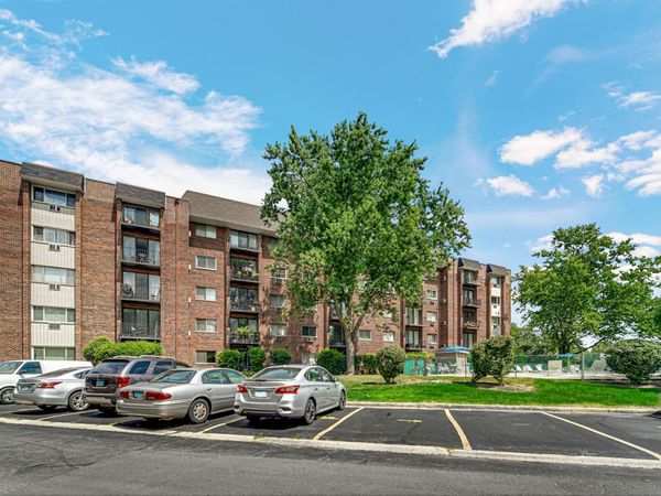 4731 Saint Joseph Creek Road, Unit 4E, Lisle, IL 60532