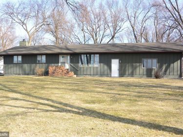 1235 1st Street E, Glencoe, MN 55336