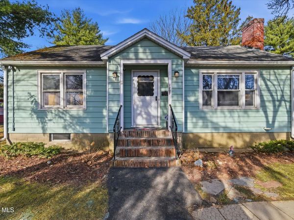 1207 Sumner Avenue, Schenectady, NY 12309