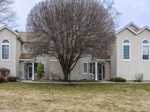 4706 S Foxwood S Drive, Clifton Park, NY 12065