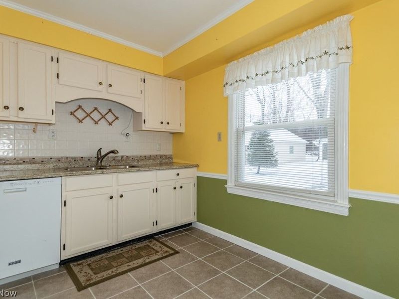 669 Belmont Drive , Painesville, OH 44077 Photo 11