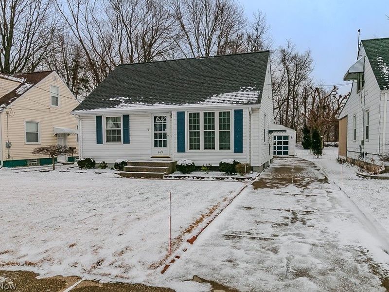 669 Belmont Drive , Painesville, OH 44077 Photo 2