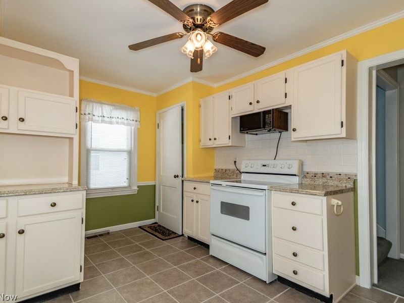 669 Belmont Drive , Painesville, OH 44077 Photo 9