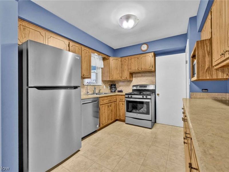 6188 Barbara Lane, Brook Park, OH 44142 Photo 9