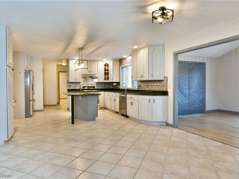 2796 Timberline Drive , Cortland, OH 44410 Photo 13