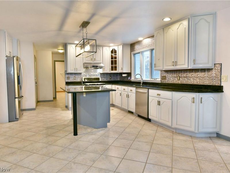 2796 Timberline Drive , Cortland, OH 44410 Photo 14