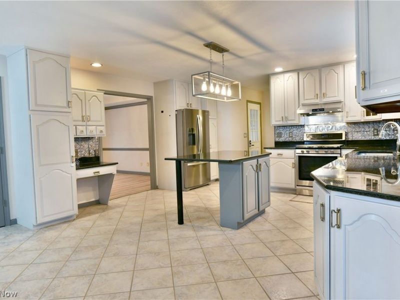 2796 Timberline Drive , Cortland, OH 44410 Photo 15