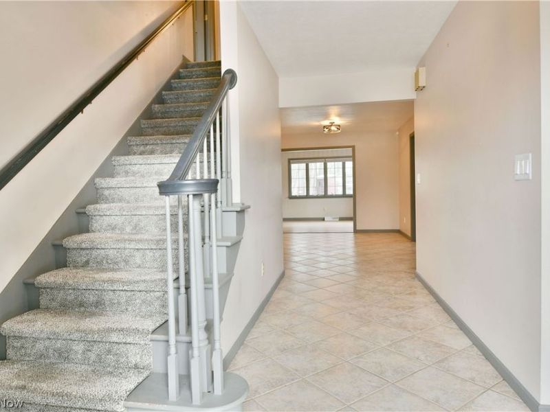 2796 Timberline Drive , Cortland, OH 44410 Photo 4