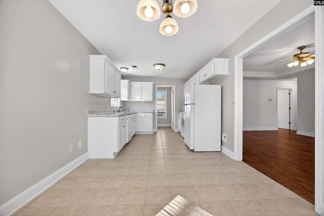 628 Burnside Drive  Photo 10