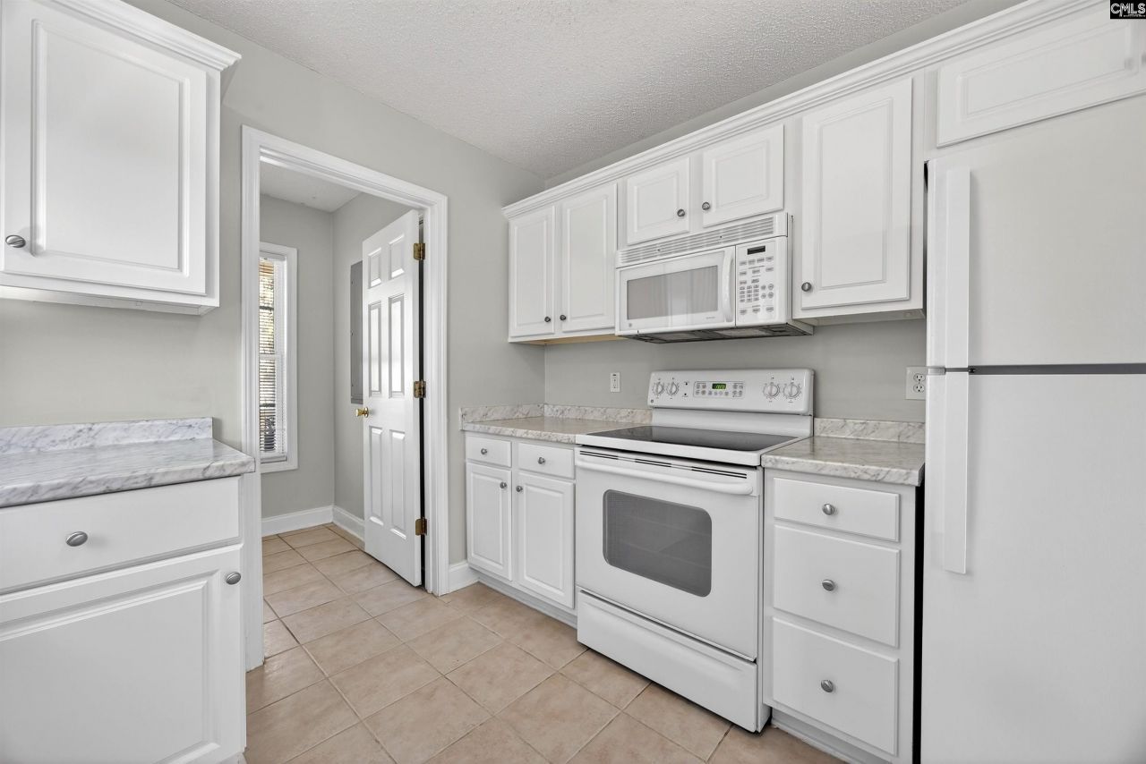 628 Burnside Drive  Photo 13