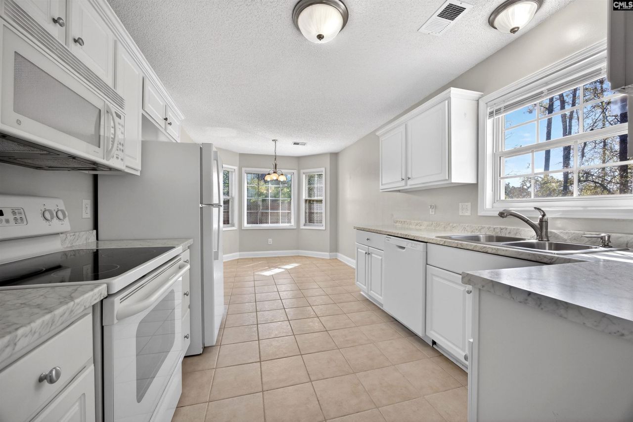 628 Burnside Drive  Photo 14