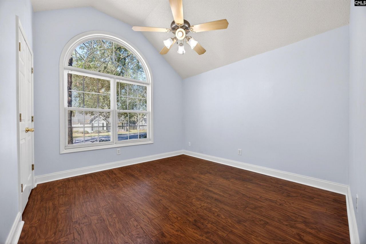 628 Burnside Drive  Photo 18