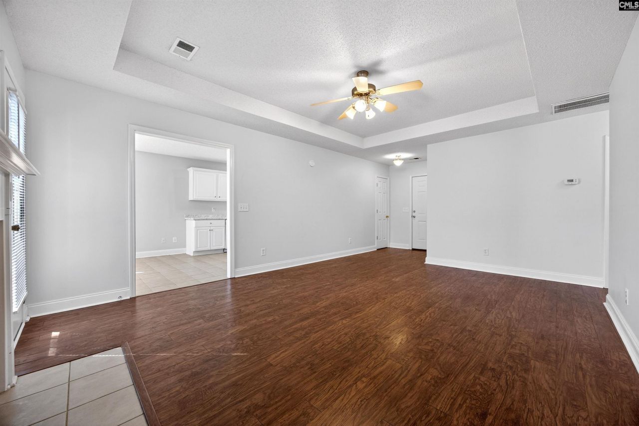 628 Burnside Drive  Photo 5