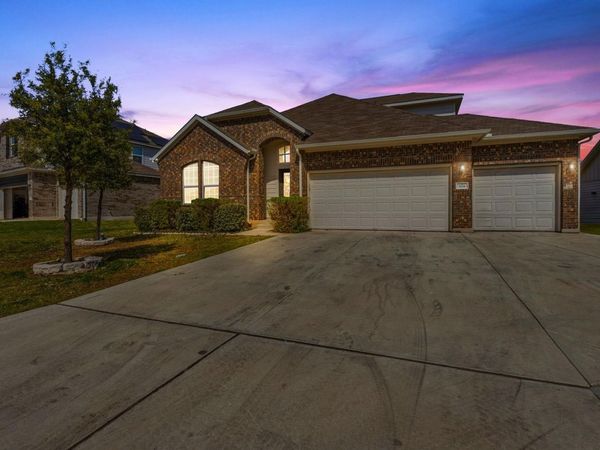 309 Baxendale ST, Hutto, TX 78634