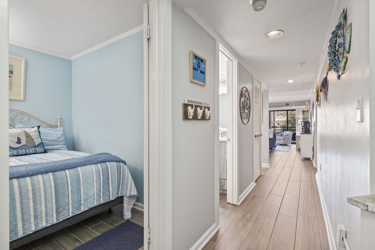 415 Ocean Creek Dr.  Photo 10