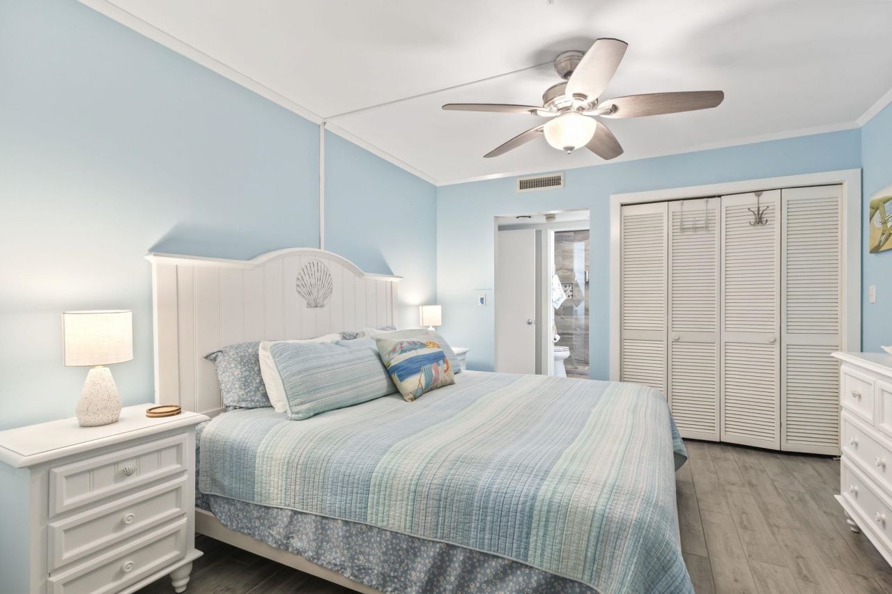 415 Ocean Creek Dr.  Photo 32