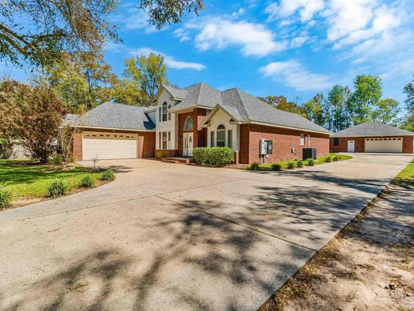 2960 Nola Ave, Pensacola, FL 32514