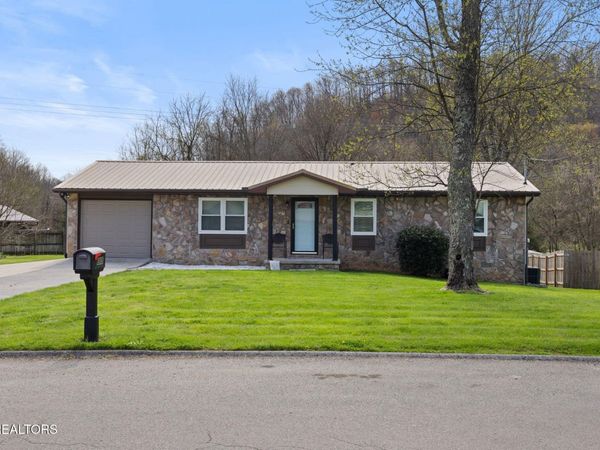 6905 Maize Drive, Knoxville, TN 37918