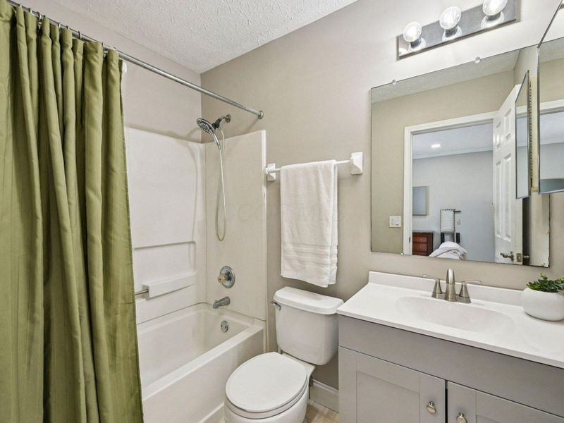 3936 Highland Bluff Drive, Groveport, OH 43125 Photo 17