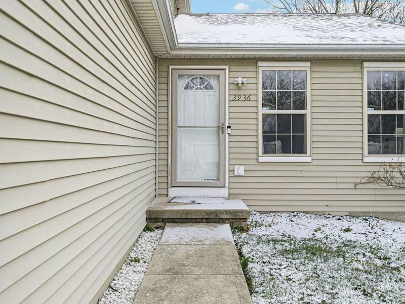 3936 Highland Bluff Drive, Groveport, OH 43125 Photo 2