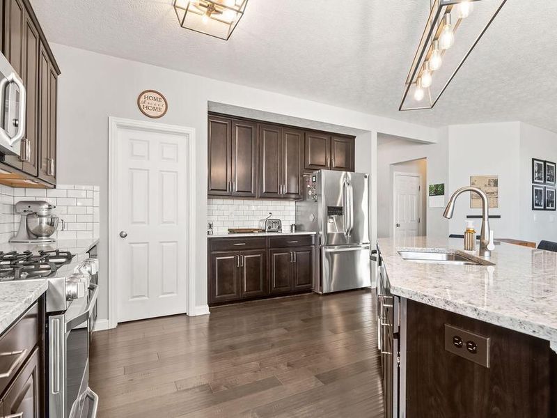 6207 Weeping Rock Drive, Lewis Center, OH 43035 Photo 7