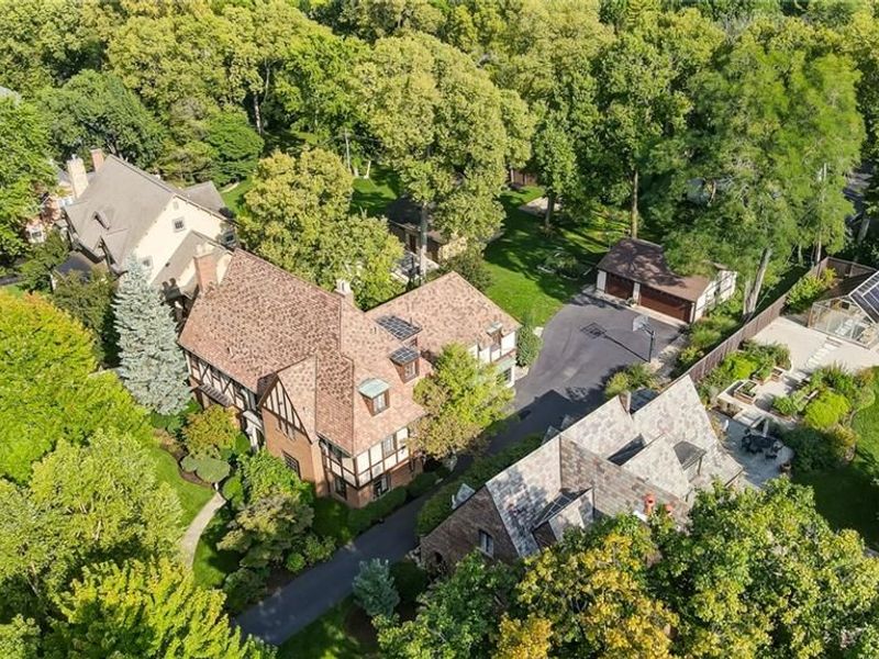 133 Hadley Road, Oakwood, OH 45419 Photo 2