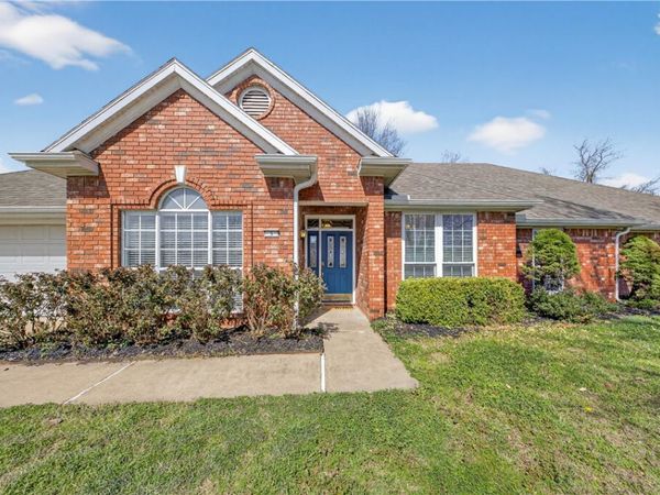 3 Oak Ridge Lane , Bentonville, AR 72712