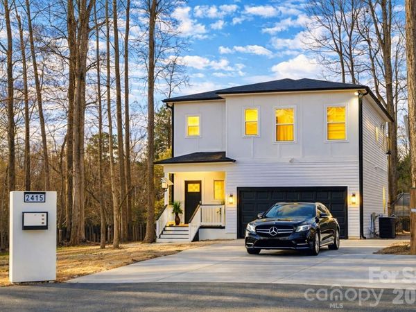 2415 Kimway Drive, Matthews, NC 28105