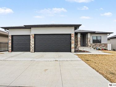 7641 Kallum Drive, Lincoln, NE 68516