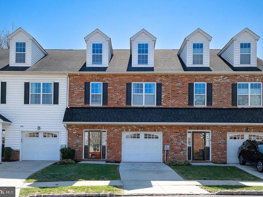 4414 00 Riverview Lane, Unit 28, Philadelphia, PA 19129 Main Photo